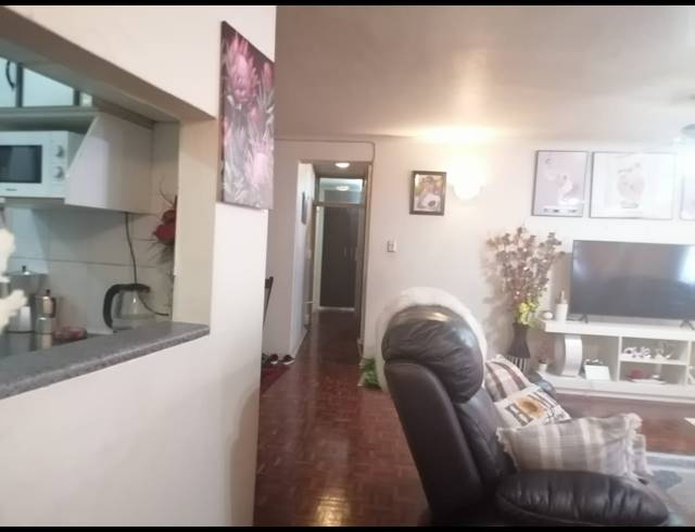 2 BEDROOM FLAT FOR SALE IN DURBAN CENTRAL
